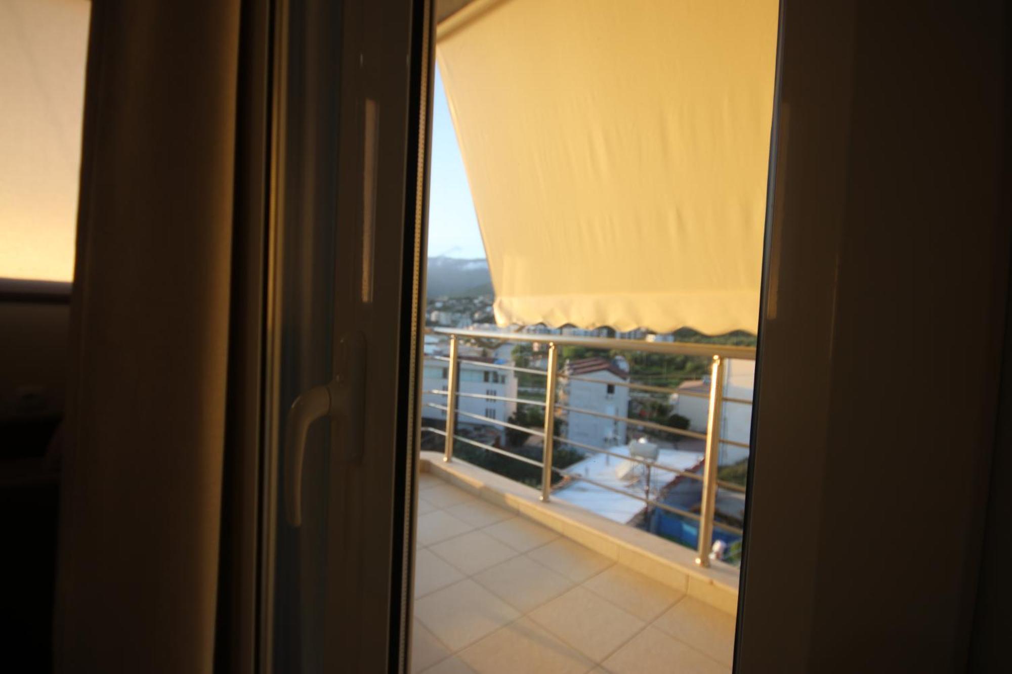 Rooms With View Himare Luaran gambar