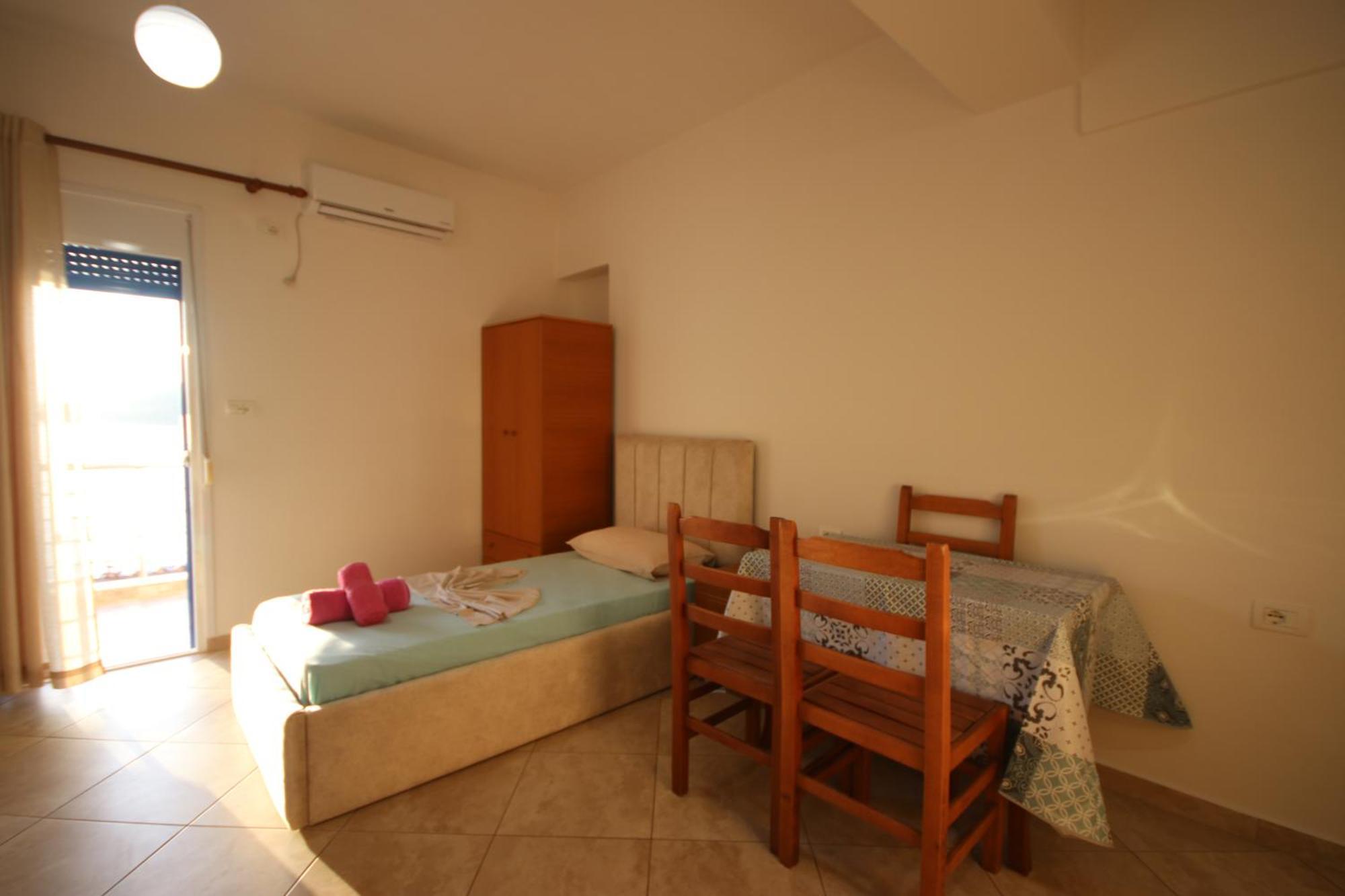 Rooms With View Himare Luaran gambar