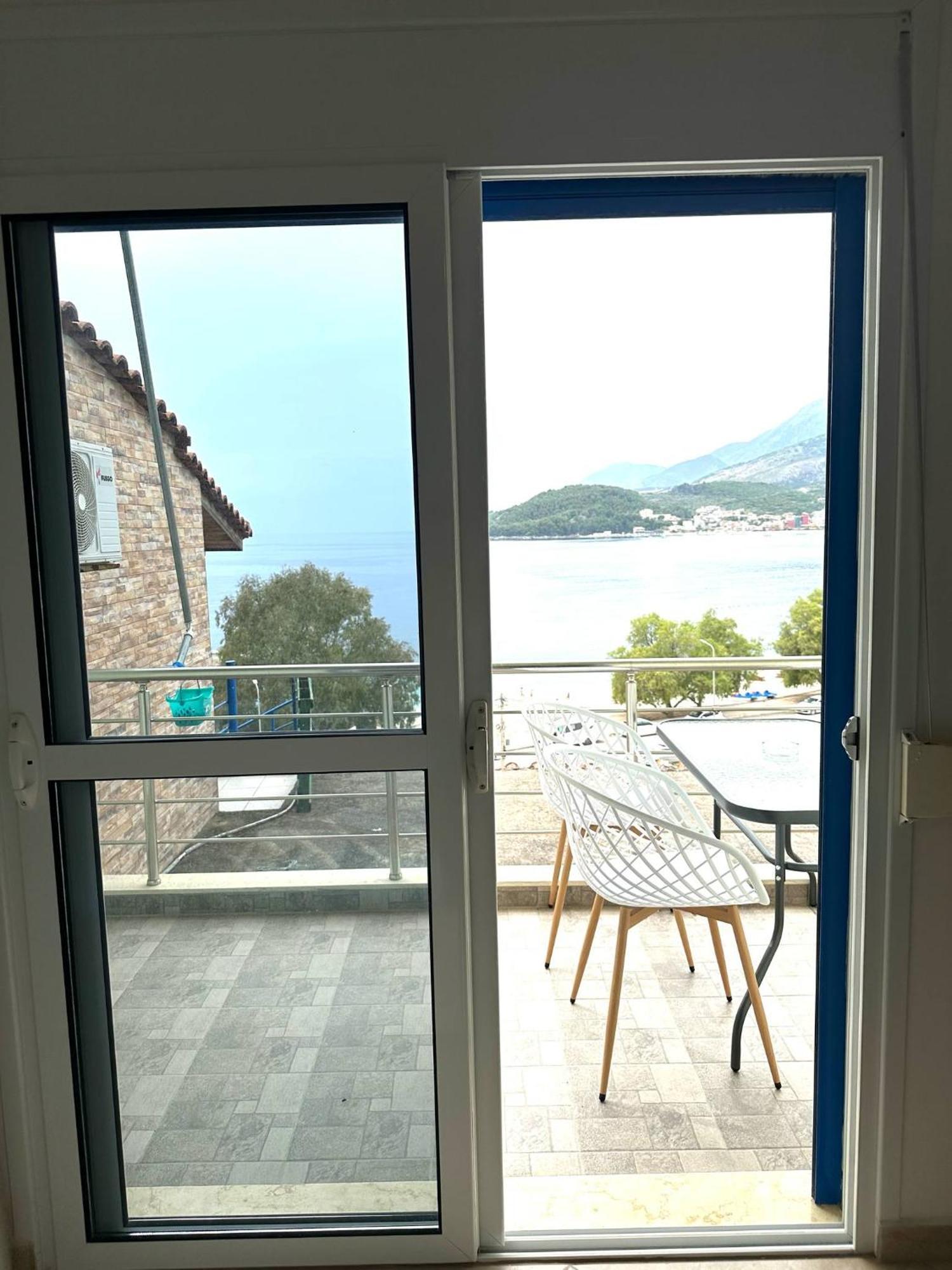 Rooms With View Himare Bilik gambar