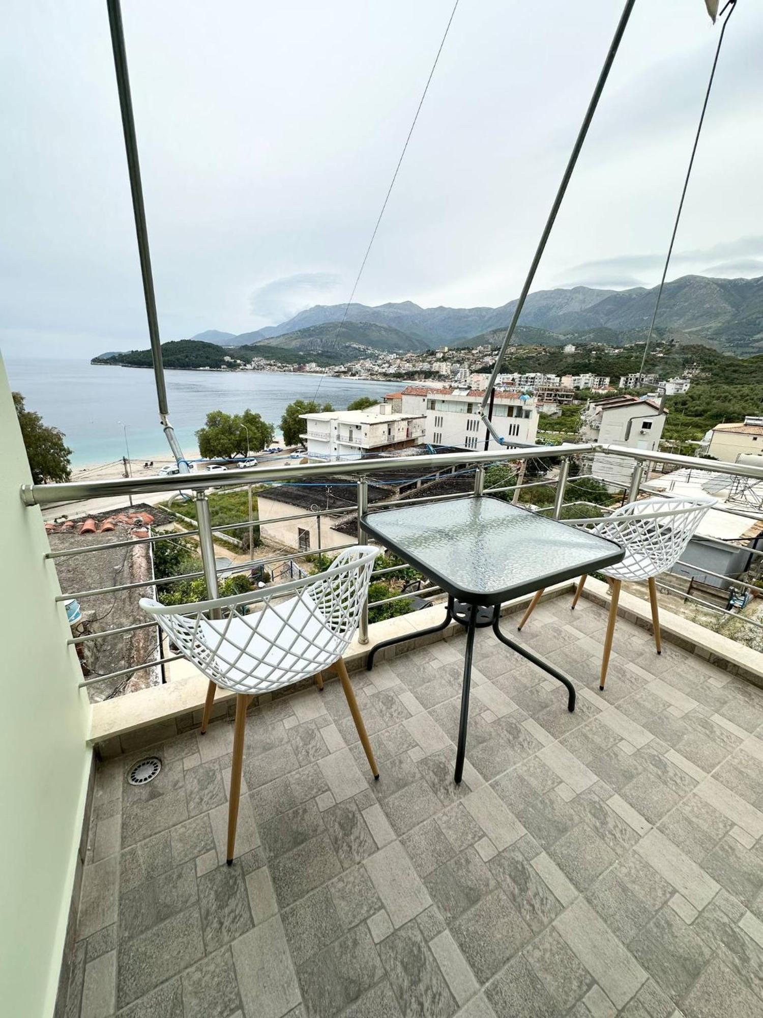 Rooms With View Himare Bilik gambar