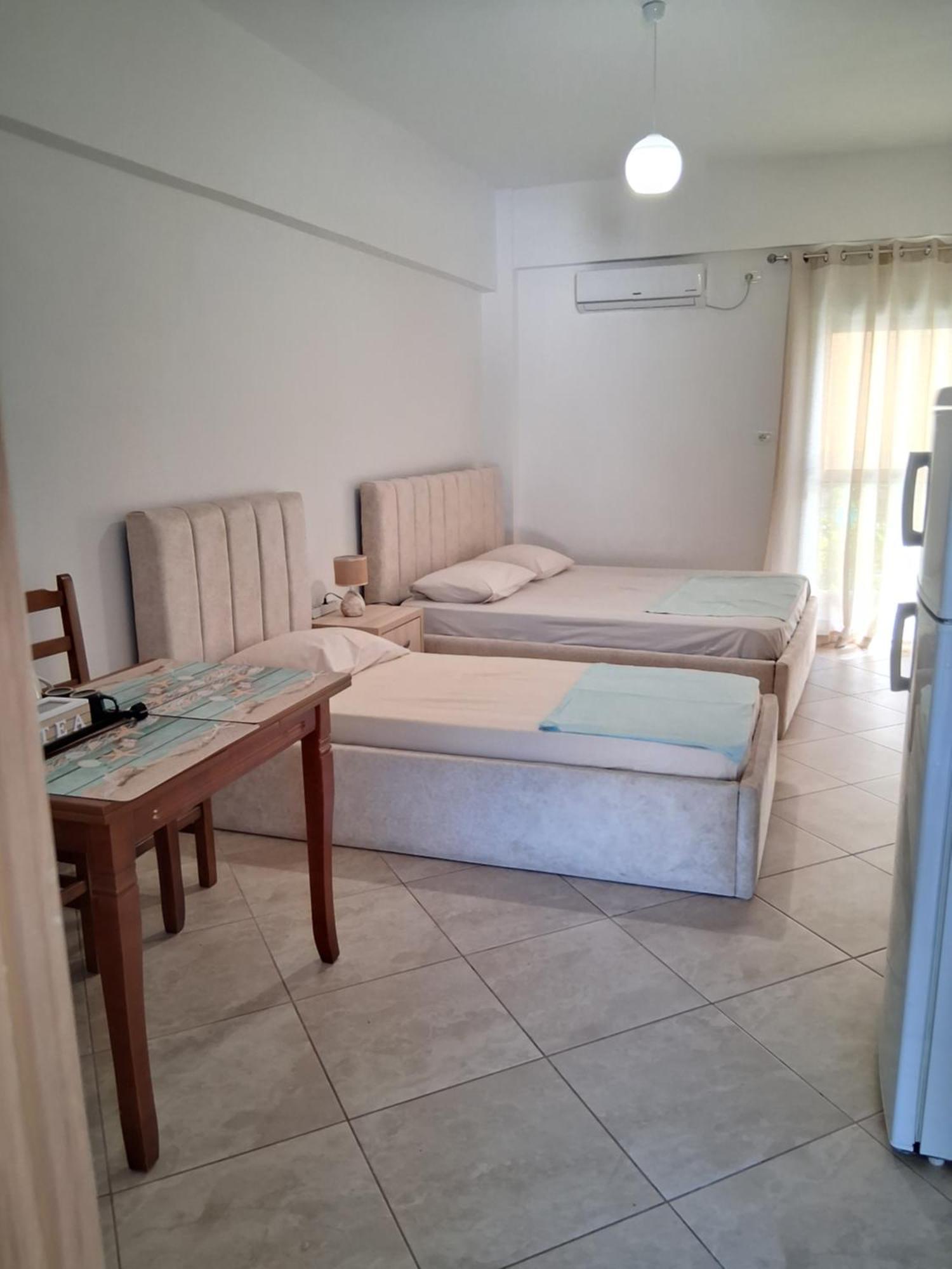 Rooms With View Himare Bilik gambar