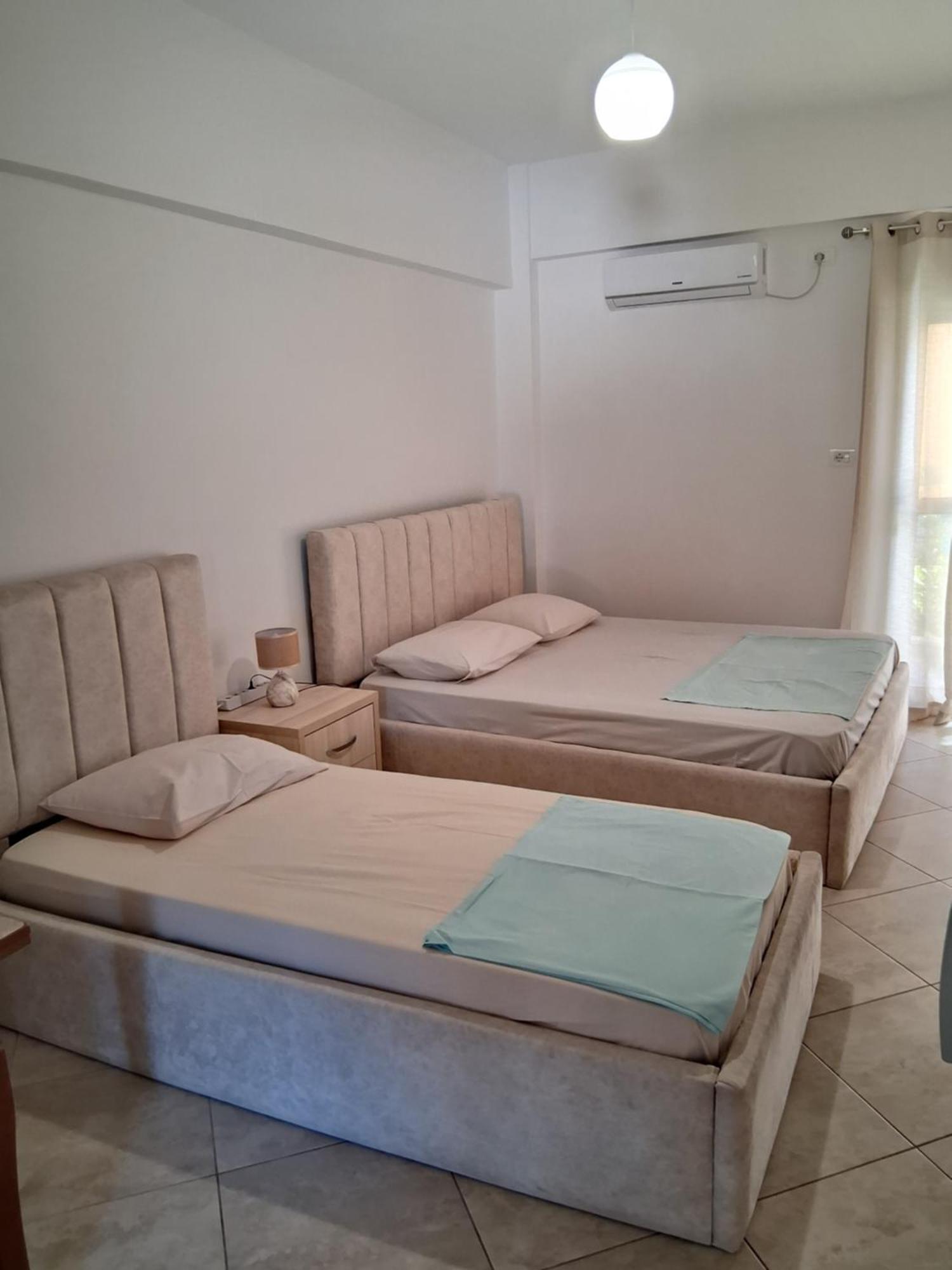 Rooms With View Himare Bilik gambar