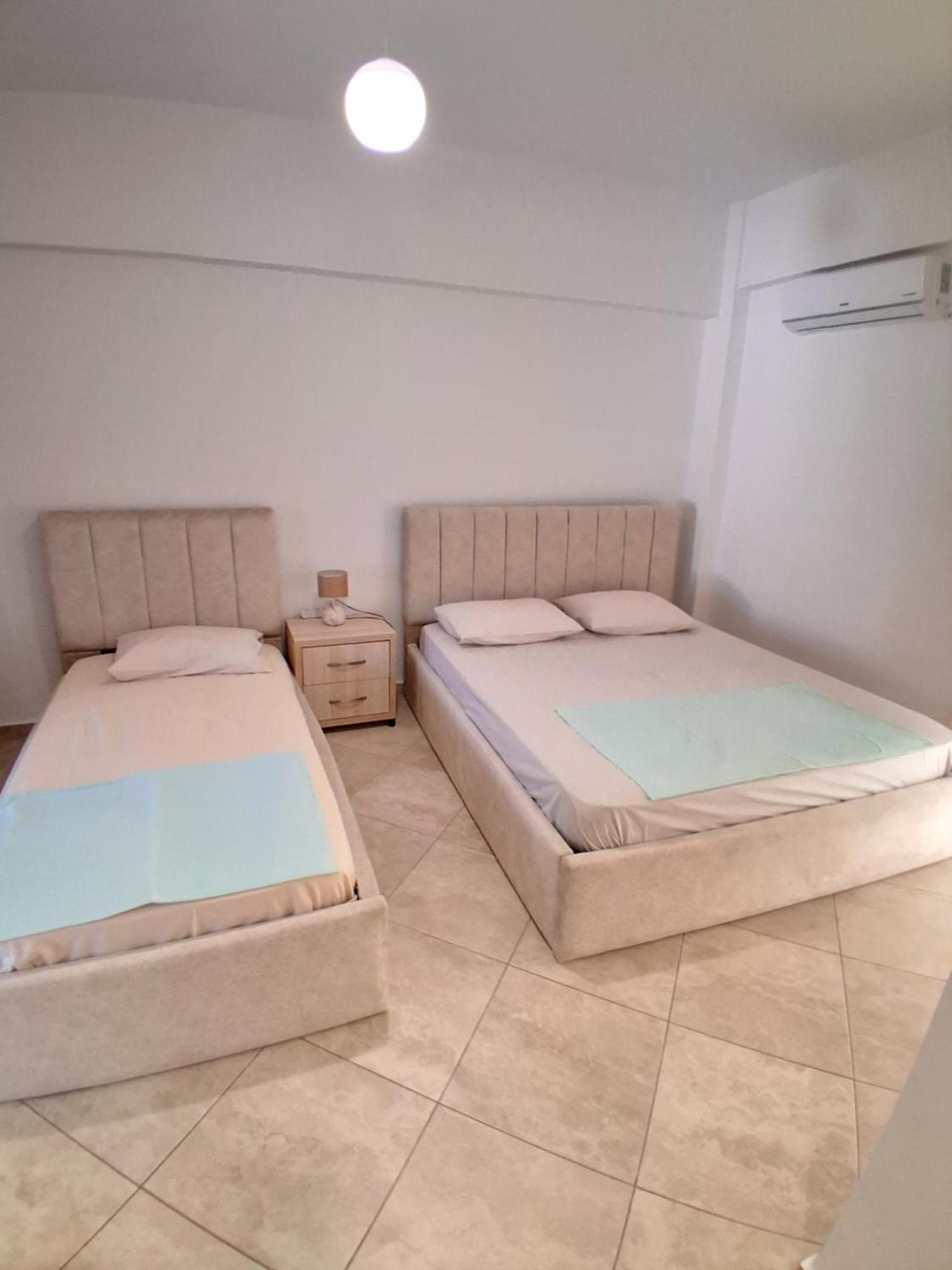 Rooms With View Himare Bilik gambar