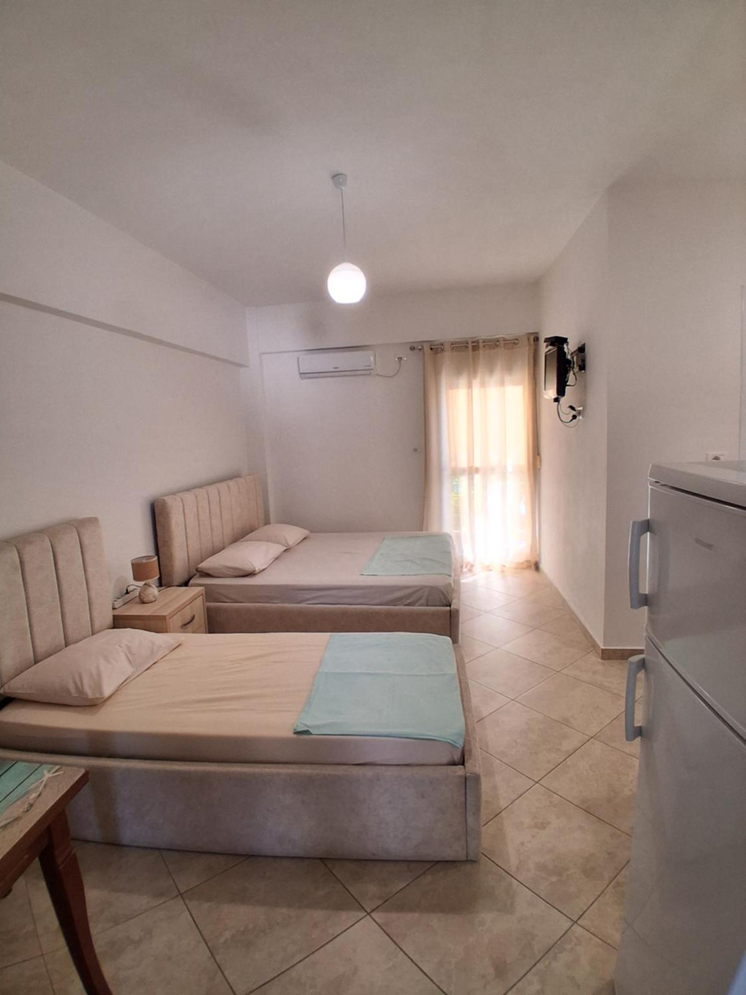 Rooms With View Himare Bilik gambar