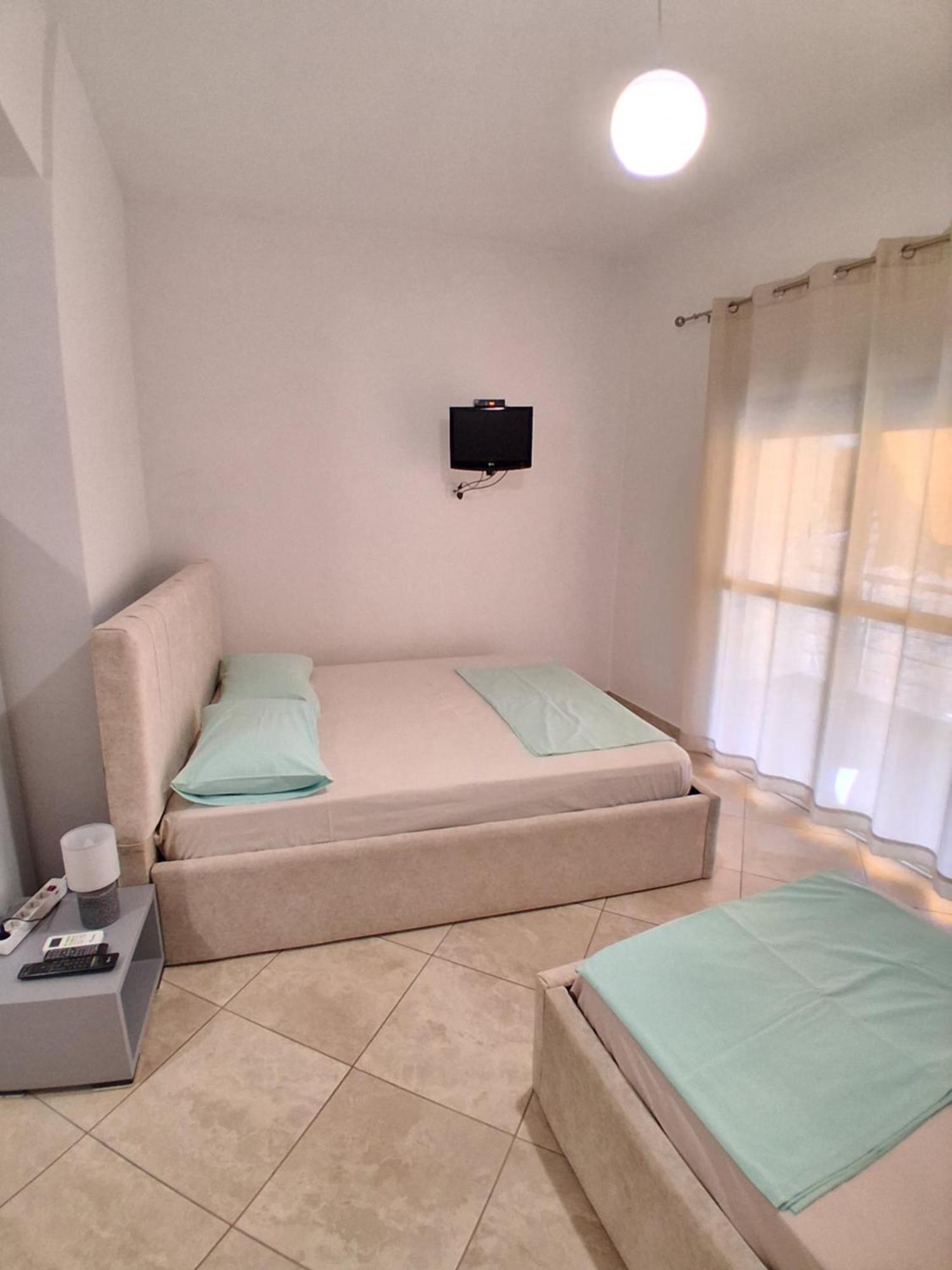 Rooms With View Himare Bilik gambar
