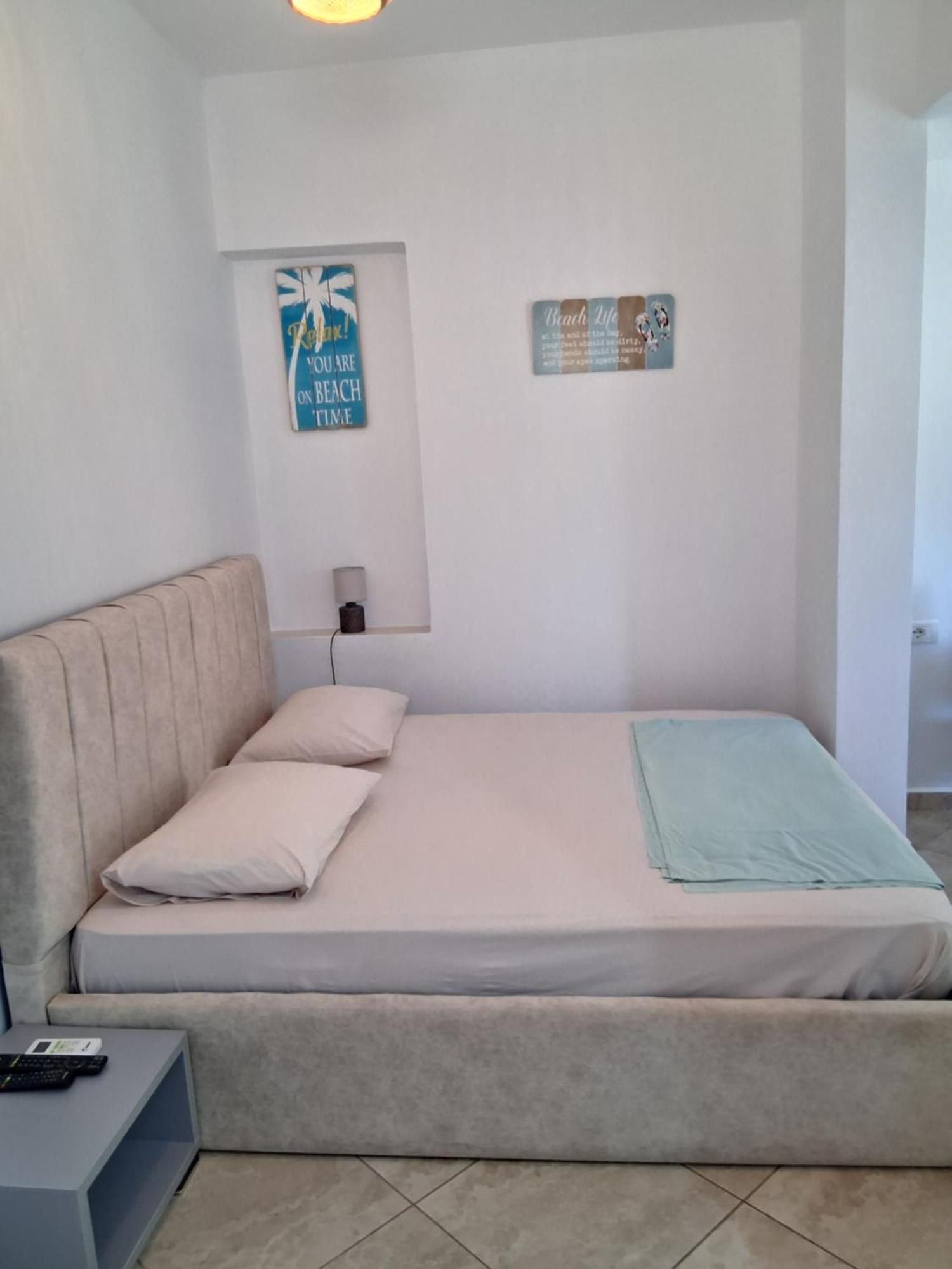 Rooms With View Himare Bilik gambar