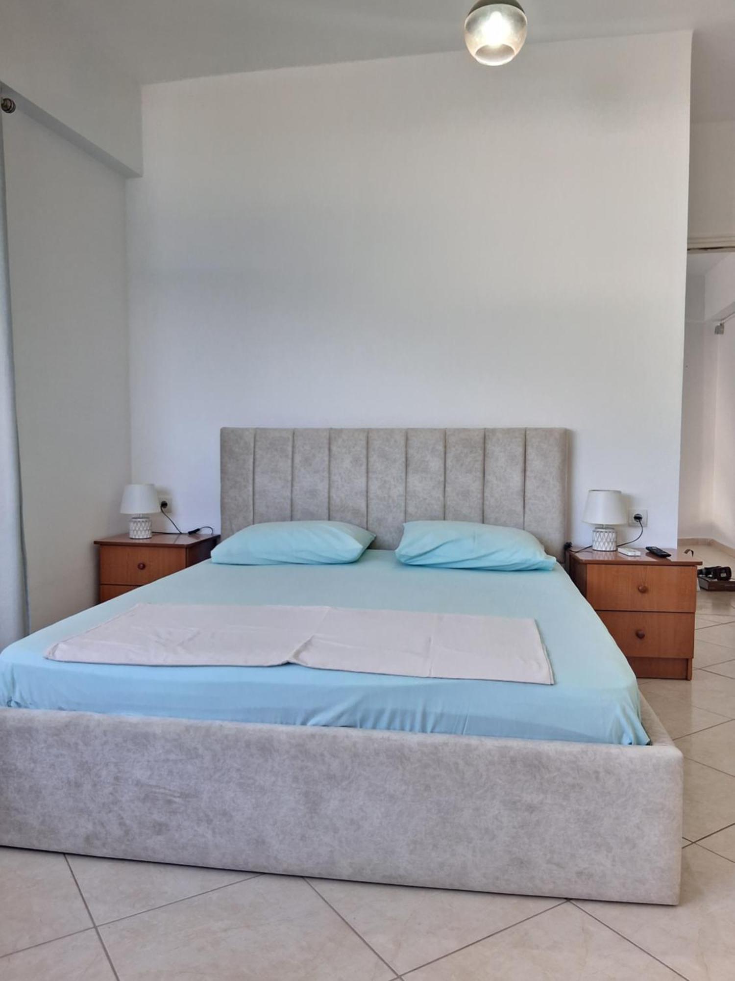 Rooms With View Himare Bilik gambar